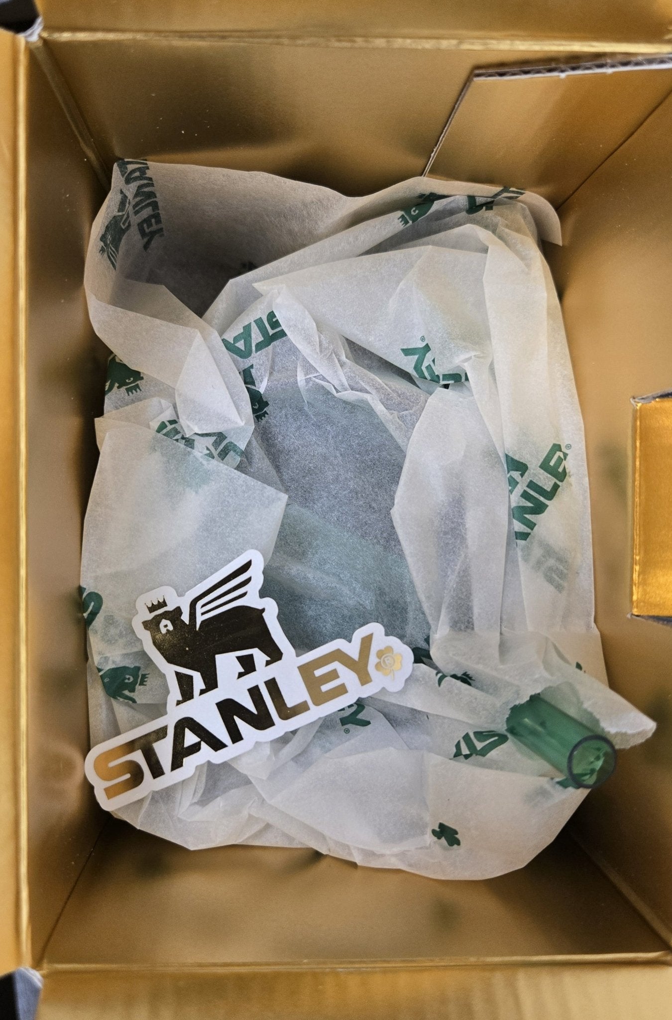 Stanley St. Patrick's Day Shamrock Green Gold Quencher Tumbler 40 OZ H2.0 FlowState - resaled - Stanley - 041604454172