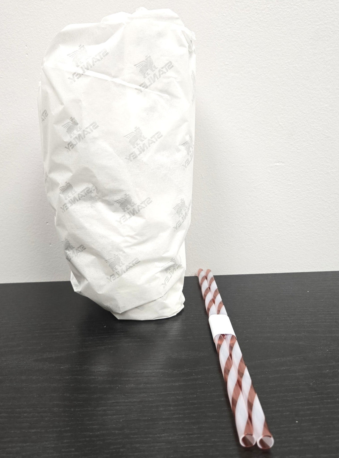 Stanley Quencher H20 FlowState 40 Oz Tumbler Mistletoe Twist 10 - 10824 - 535 Limited Edition - resaled - Stanley - 041604416095